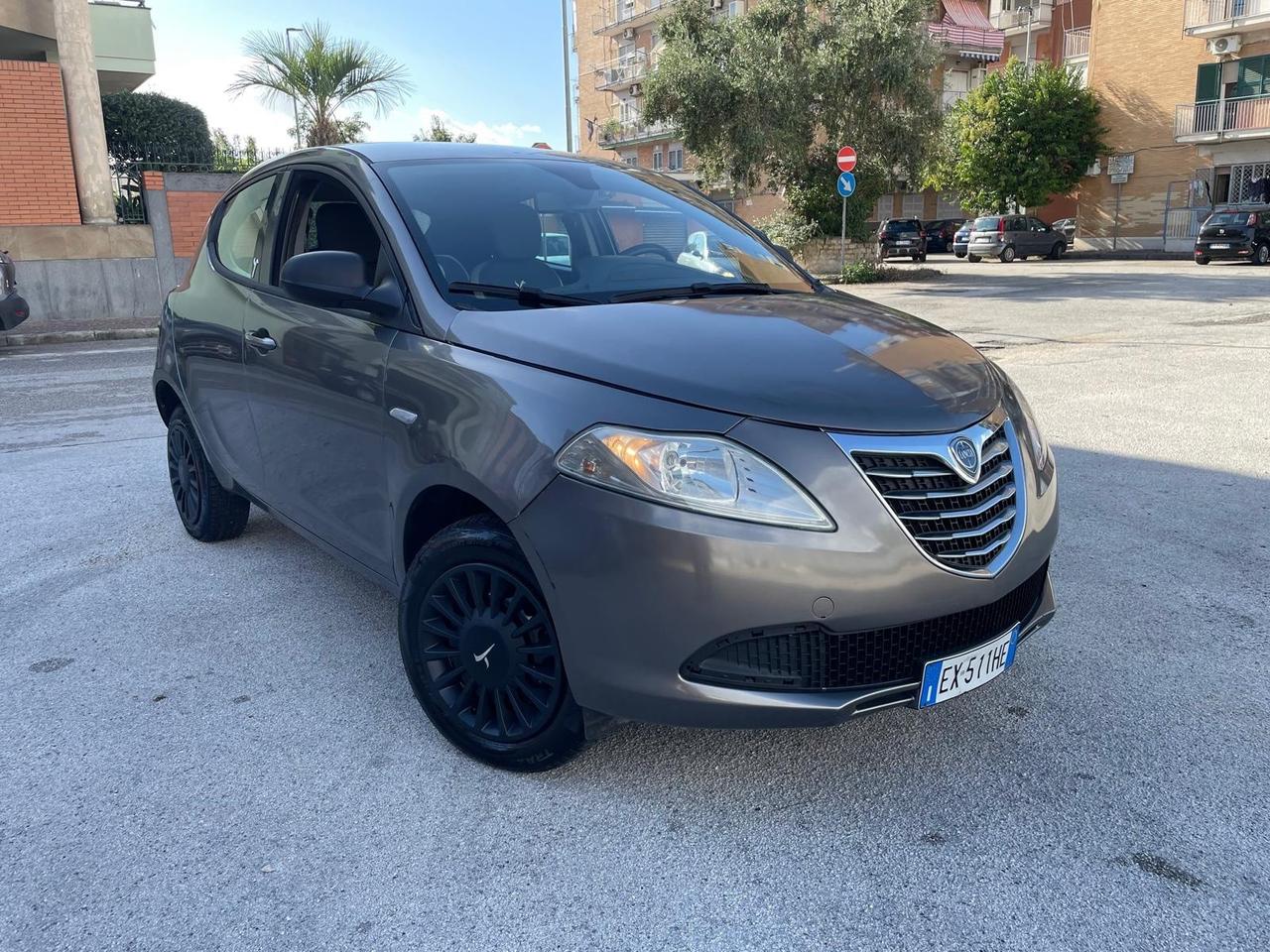 Lancia Ypsilon 0.9 TwinAir 85 CV 5 porte S&S Silver km 120 mila