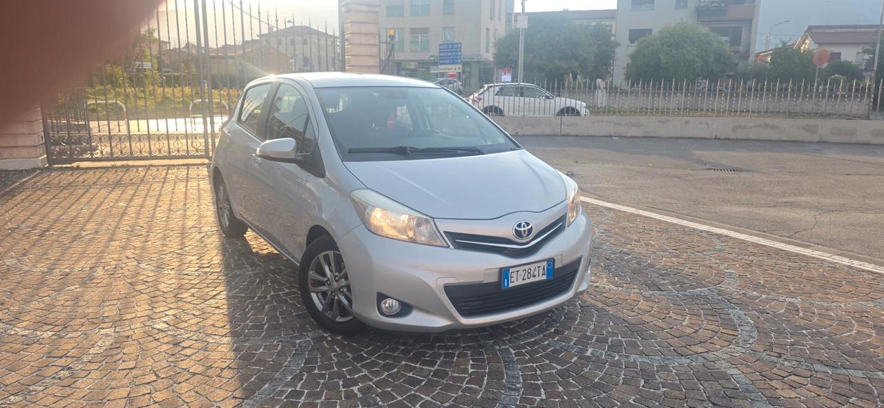 Toyota Yaris 1.4 D-4D 5 porte Lounge