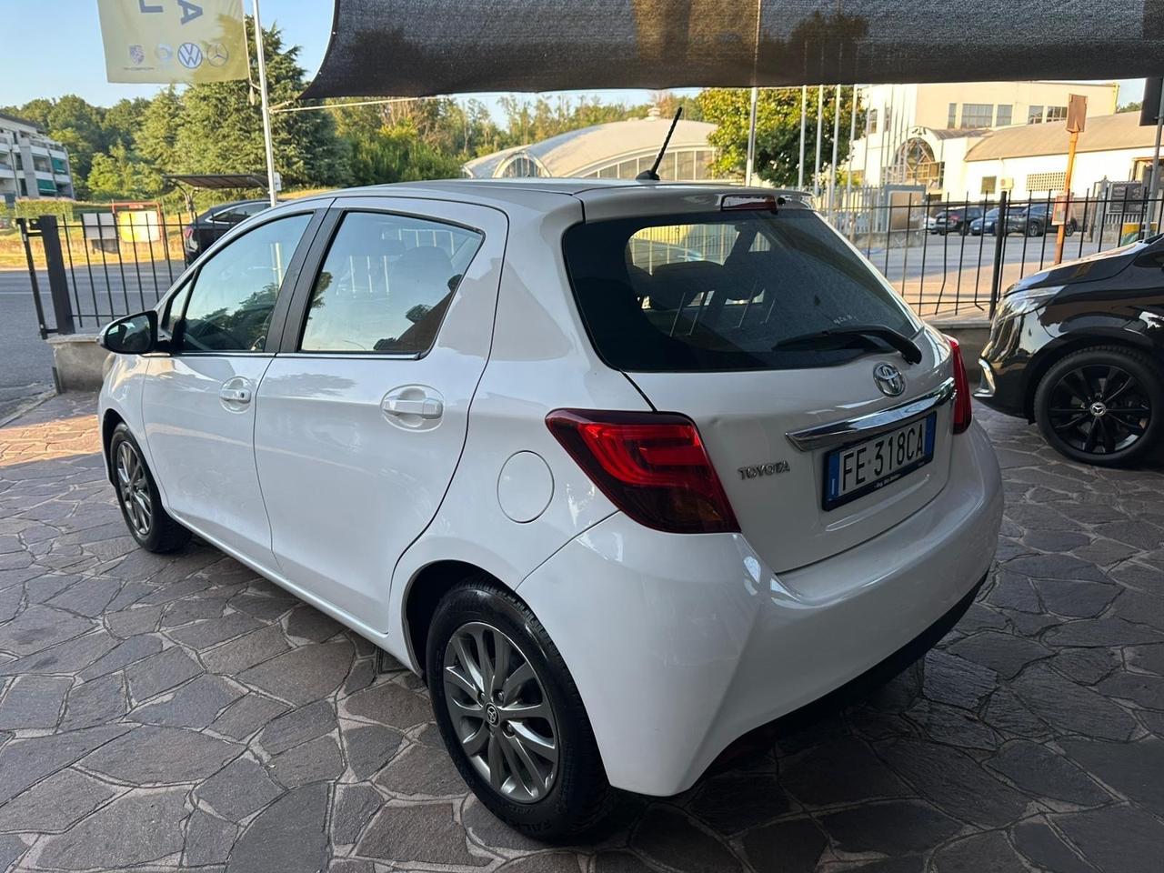 Toyota Yaris 1.0 5 porte Lounge 69CV NEO PATENTATI