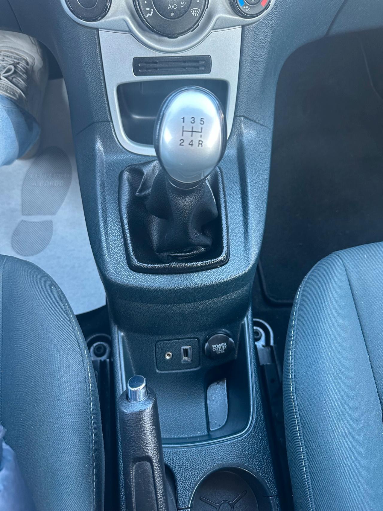 Ford Fiesta 1.4 TDCi 70CV 5 porte Titanium