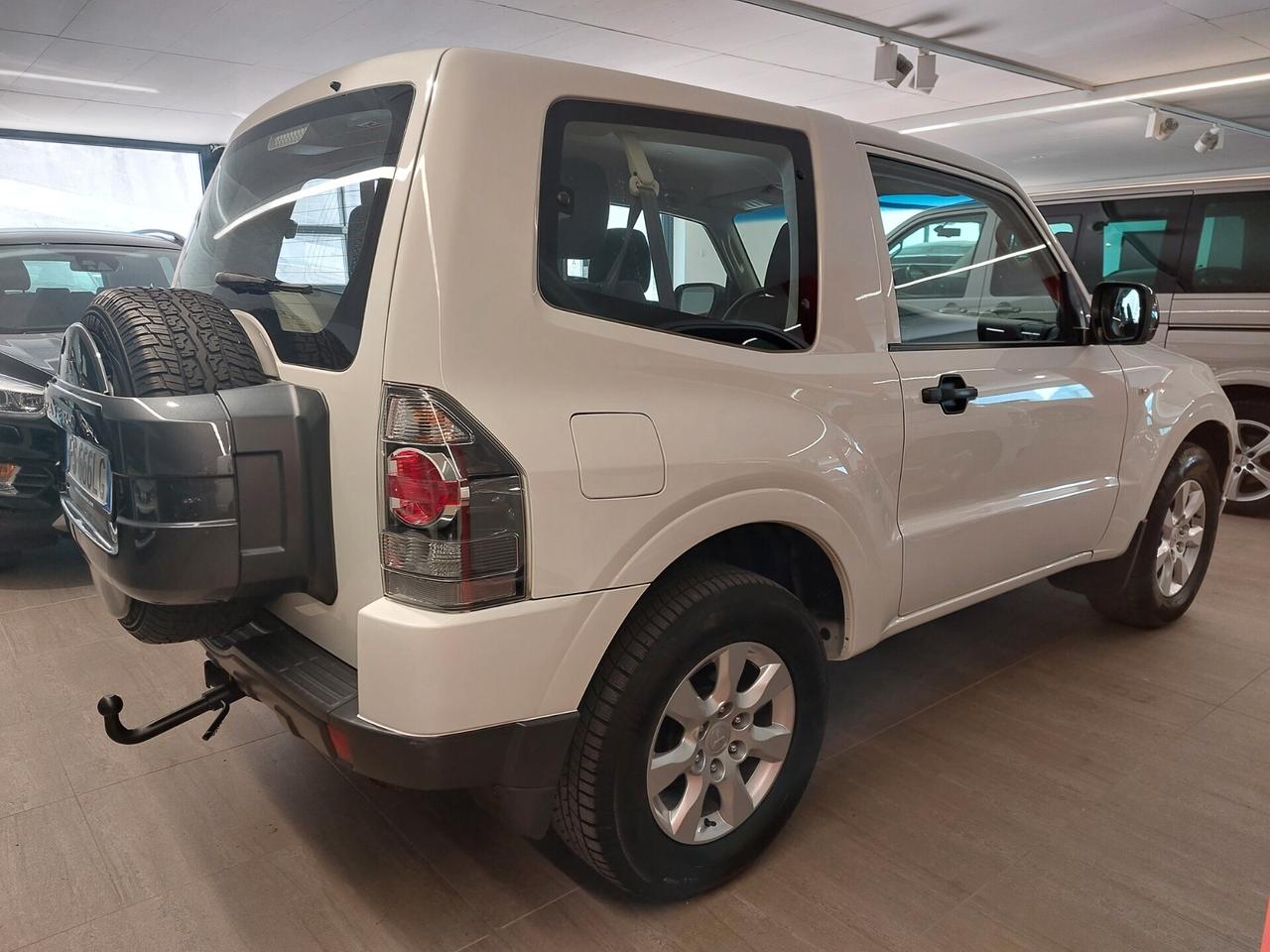 Mitsubishi Pajero 3.2 DI-D 4x4 100TH gancio verricello