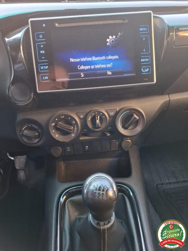 TOYOTA Hilux 2.4 D-4D 4WD 4 porte Double Cab Lounge
