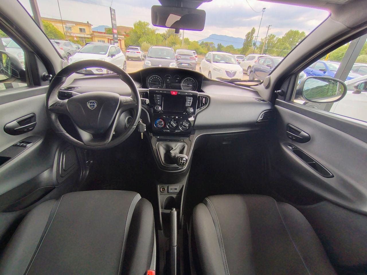 Lancia Ypsilon 1.2 69 CV 5 porte Platinum