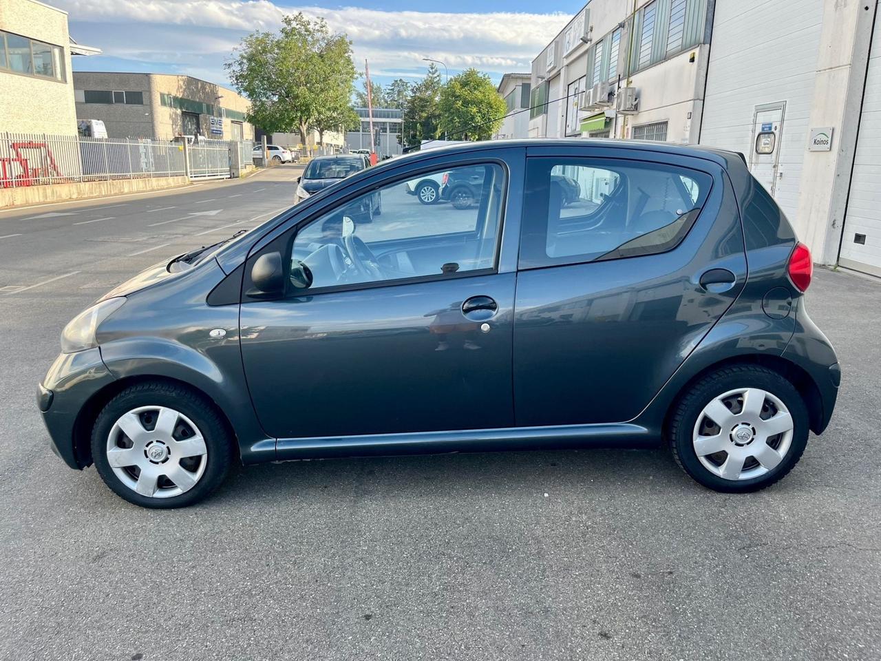 Toyota Aygo 1.0benz 2008 86.000km per neopatentati