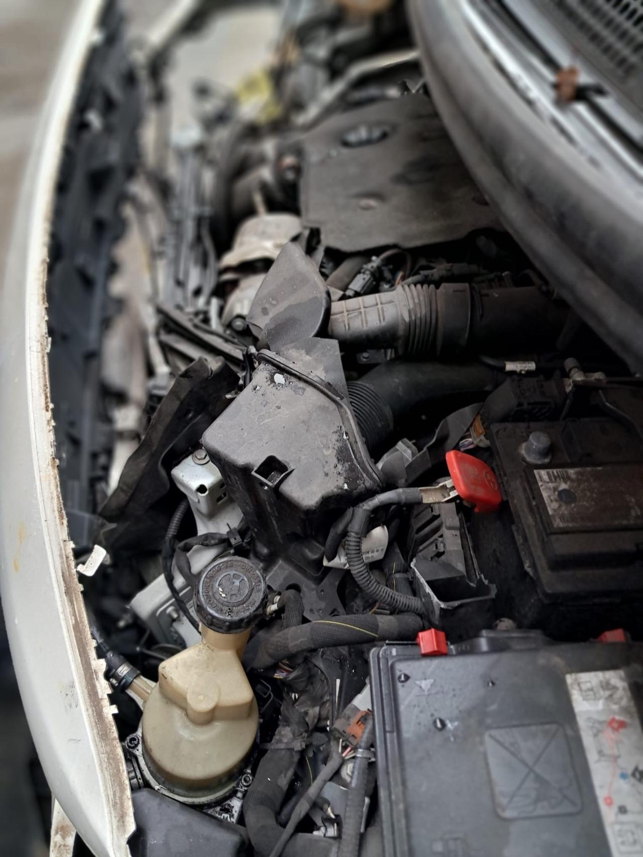 Opel Vivaro 1.5 Diesel 3p Incidentato