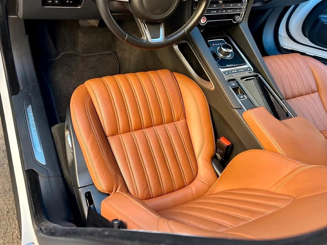 Jaguar F-Pace 2.0 300 CV AWD aut. Portfolio