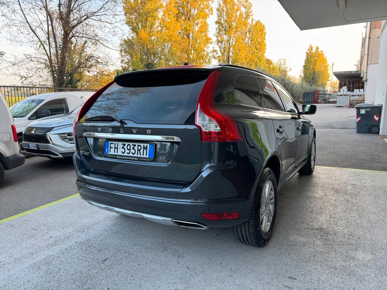 Volvo XC60 2.0 D3 Momentum GEART. GARANZIA 24 MESI