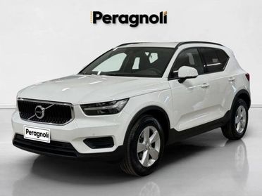 VOLVO XC40 T3 MOMENTUM CORE AUTOMATICA