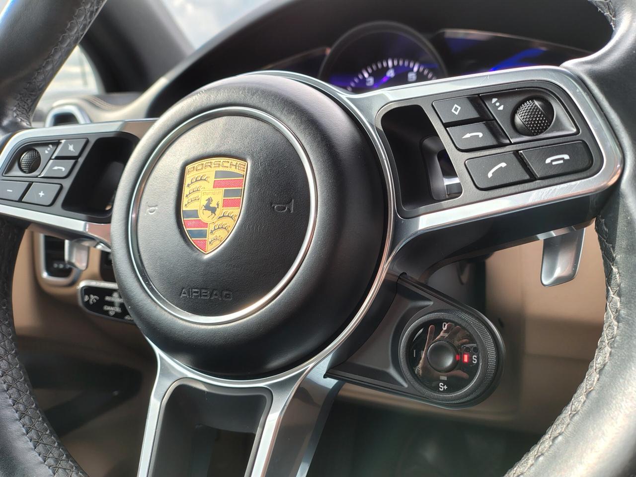 Porsche Cayenne 3.0 V6 "UNIPROPRIETARIO"