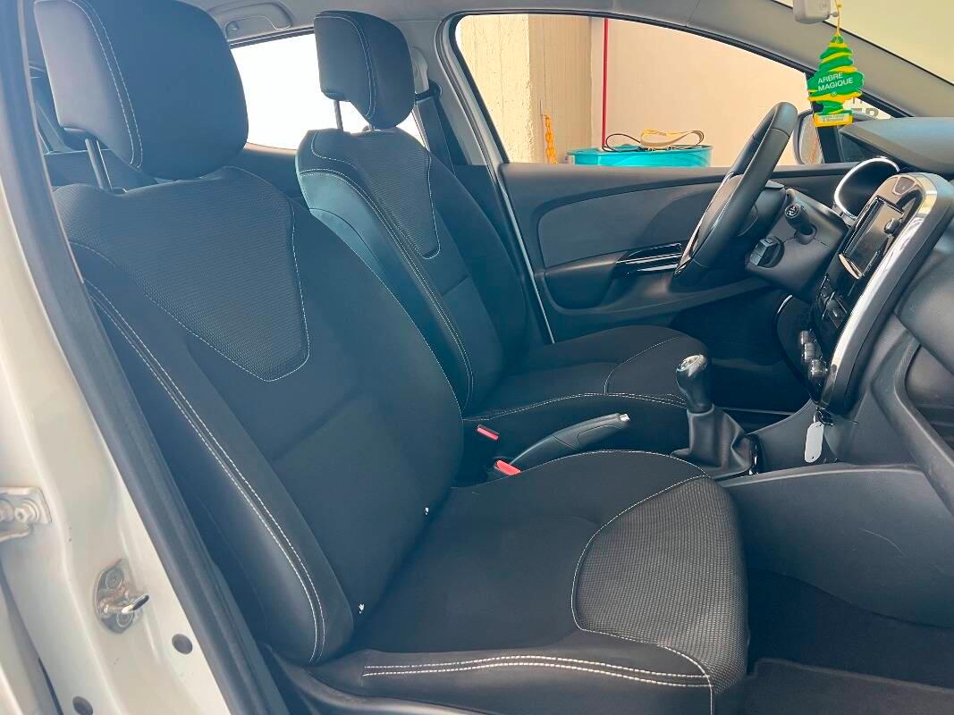 Renault Clio 1.2 Wave 75cv