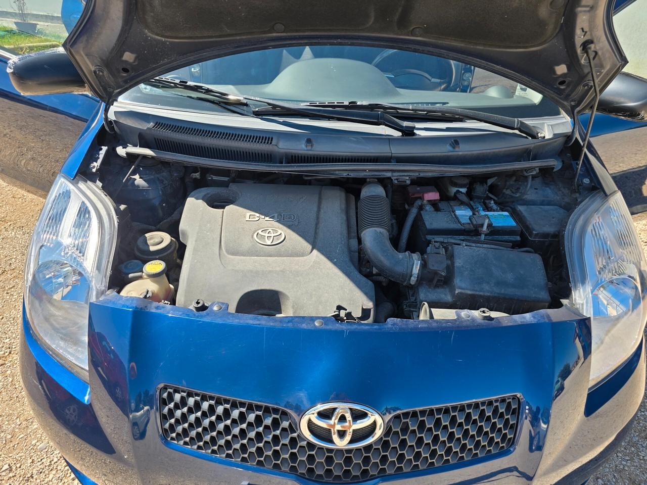 Toyota Yaris 1.4 D-4D 5 porte AUTOMATICA Sol 90cv