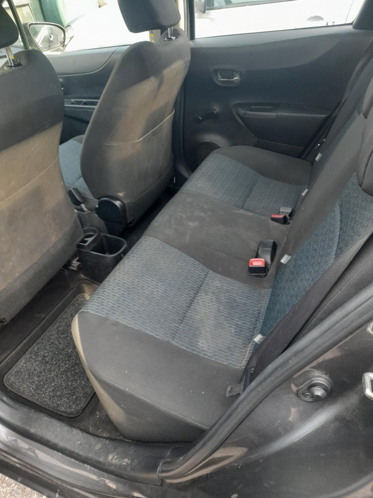 Toyota yaris 1000 benzina