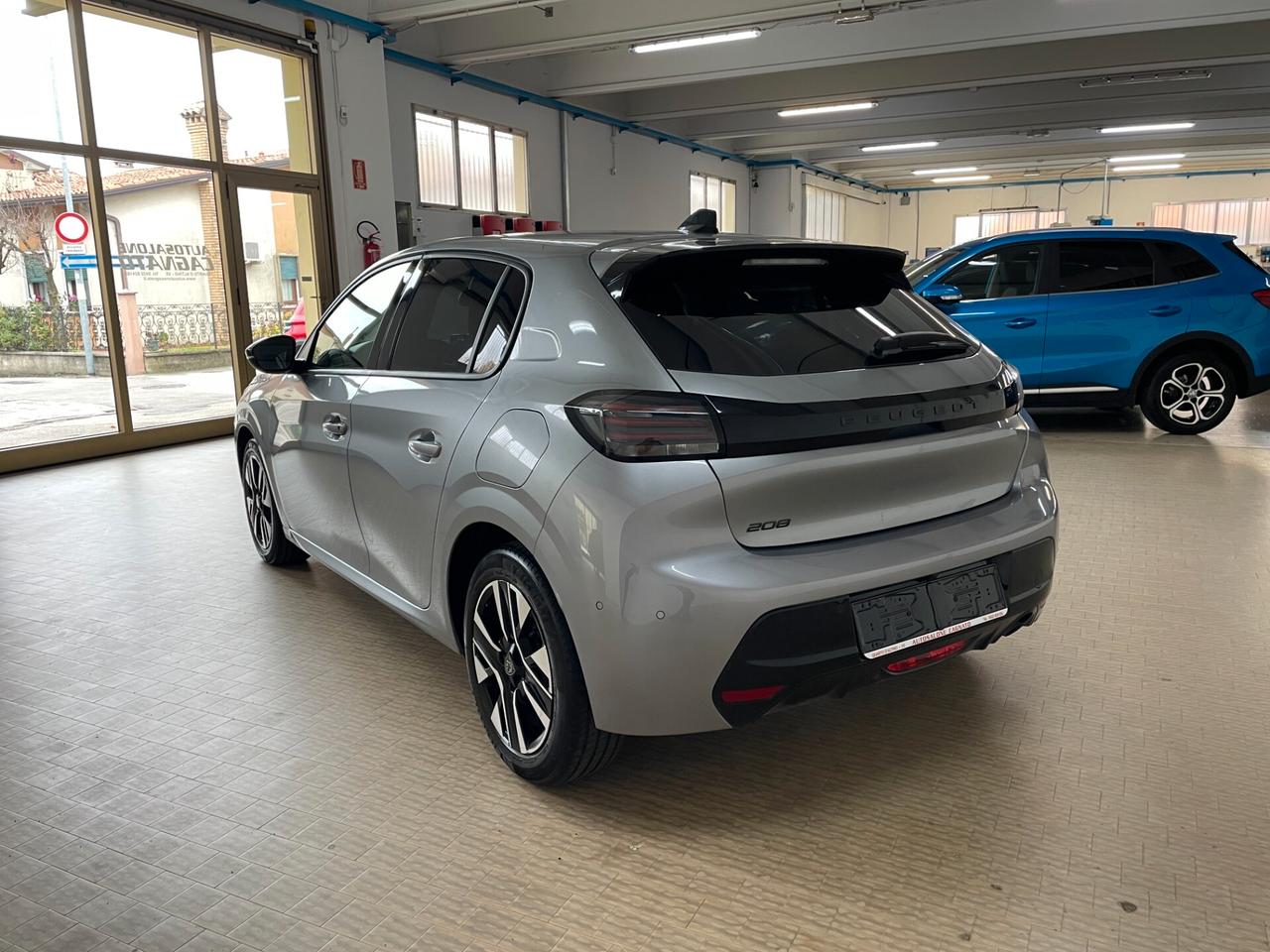 Peugeot 208 PureTech 100cv 5 porte Allure Telecamere navi