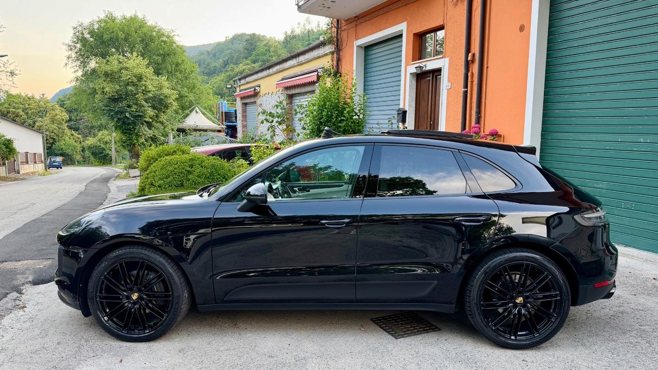 Porsche Macan 2.0 245cv. IPER FULL