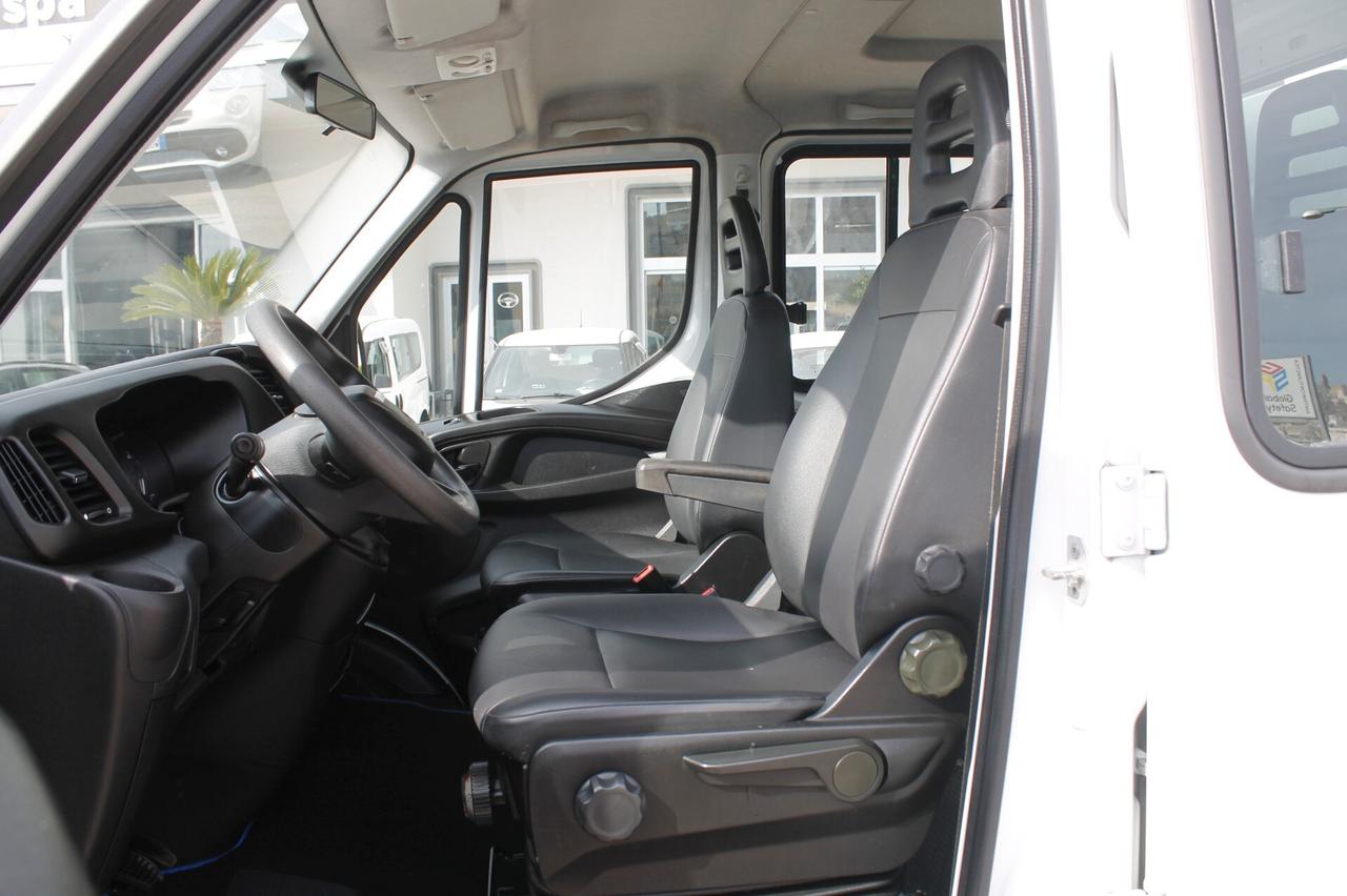 Iveco Daily 35C16 DOPPIA CABINA CASSONE RIBALTABILE E GANCIO TRAINO