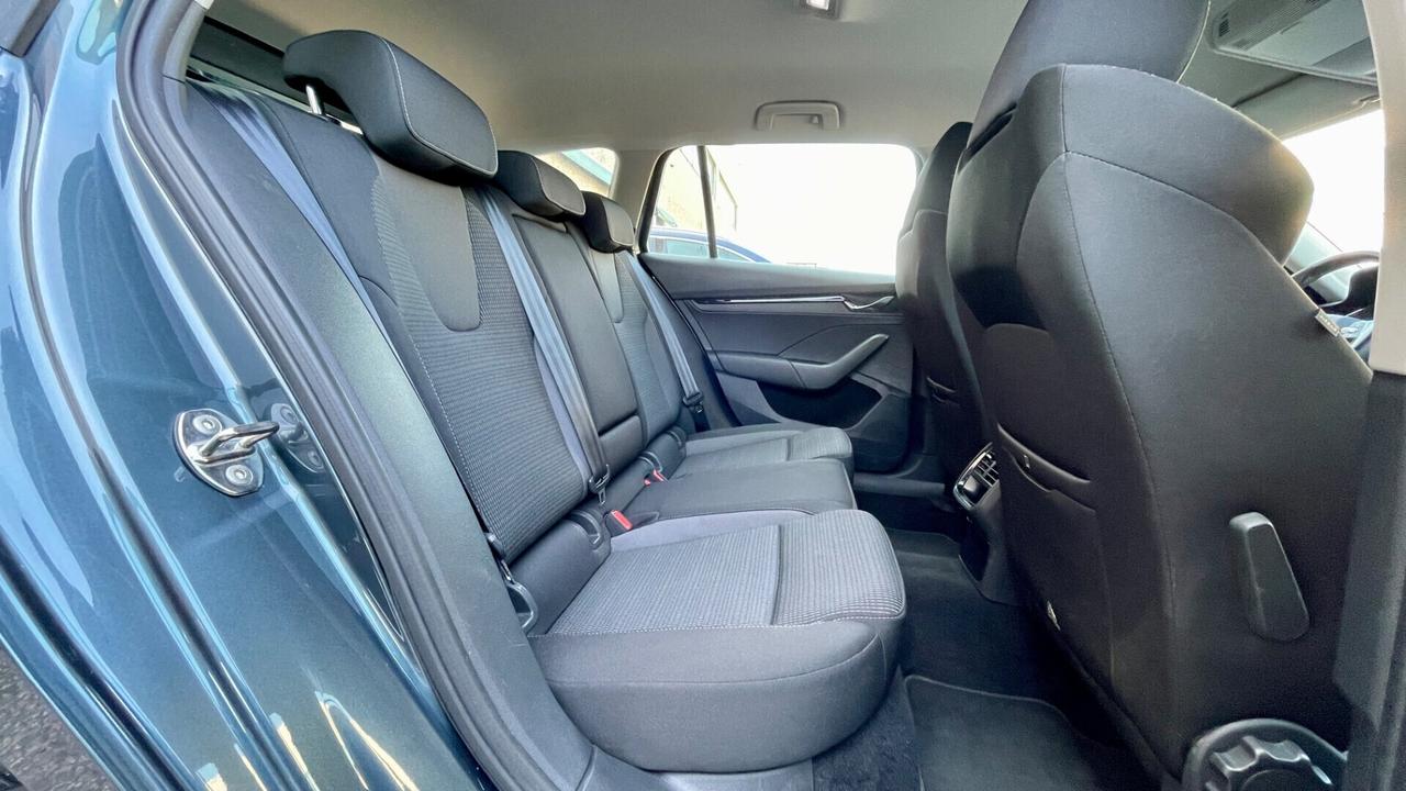 SKODA OCTAVIA 2.0 TDI EVO 115c V. COCKPIT
