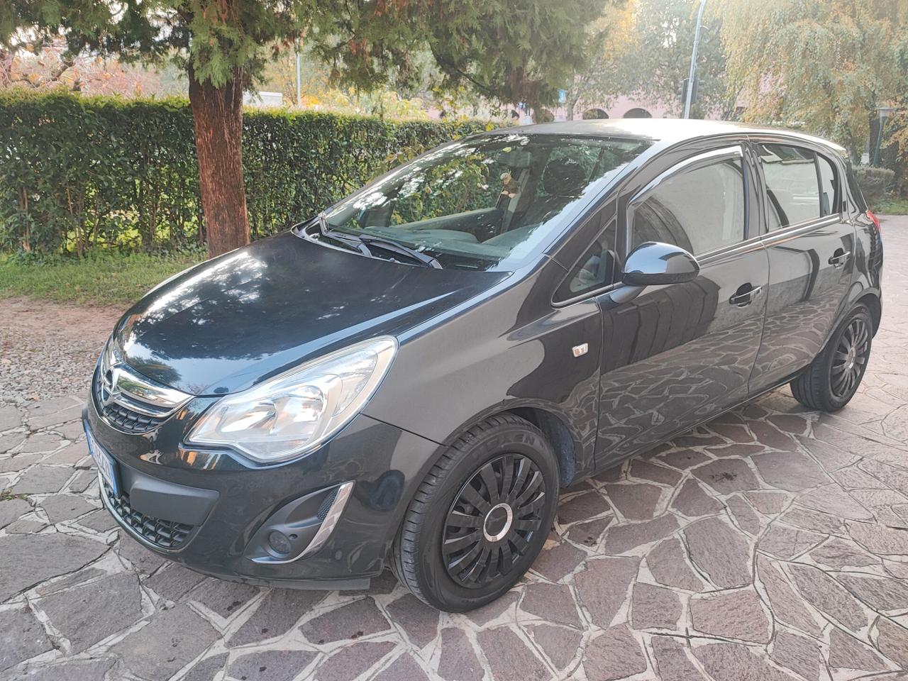 Opel Corsa 1.2 Benz GPL 5 porte neopatentati