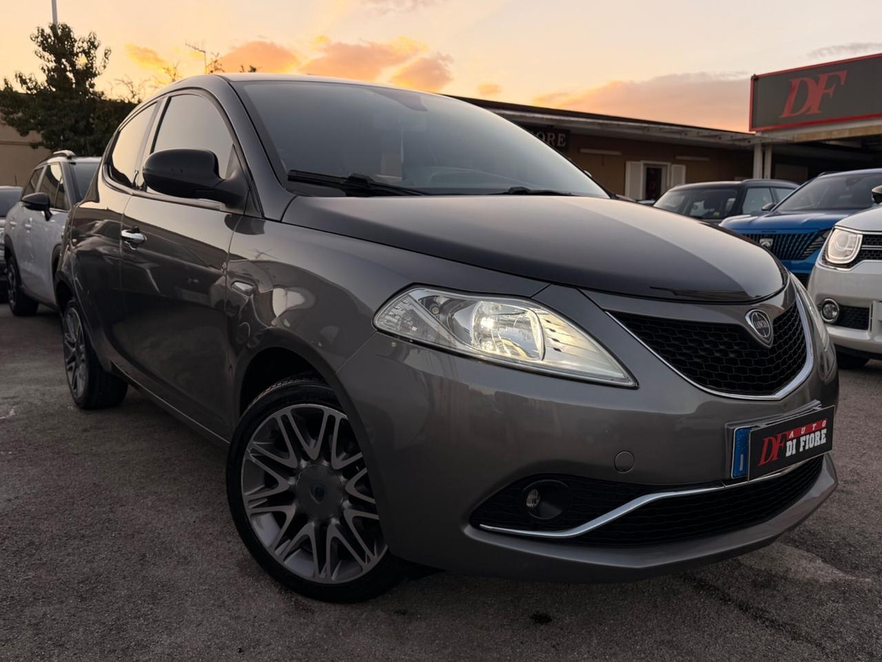 Lancia Ypsilon 1.3 MJT 95Cv PLATINUM IPER FULL