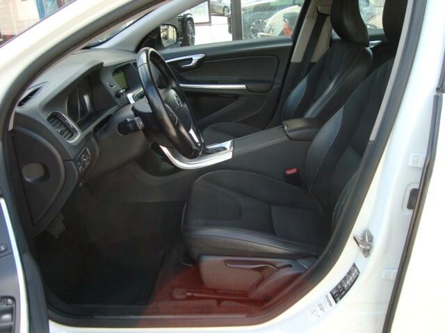 Volvo V60 Cross Country D3 Geartronic Summum