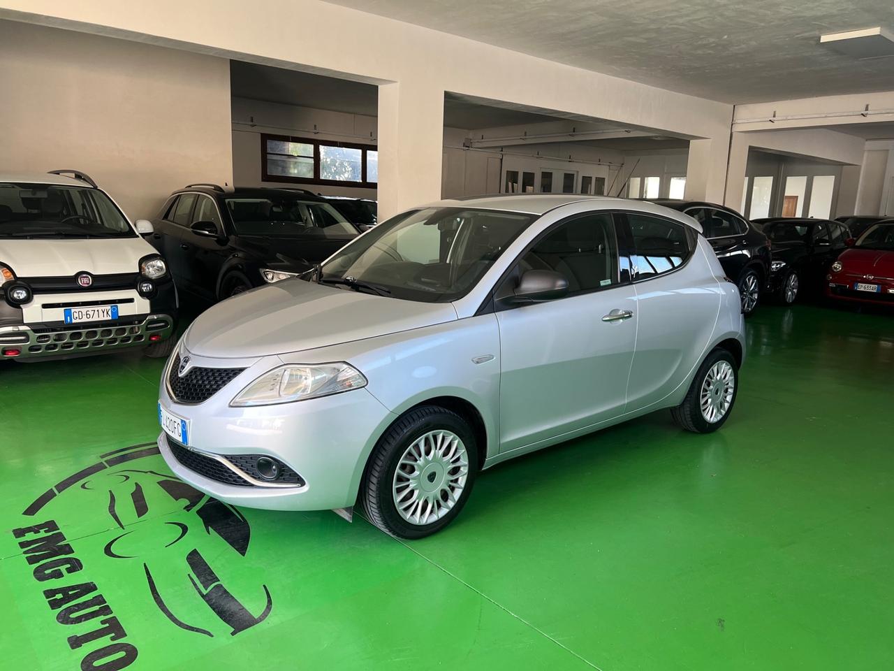 Lancia Ypsilon 1.2 69 CV 5 porte Silver