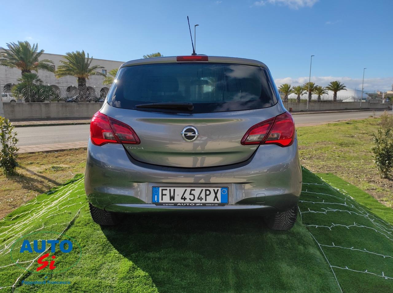 Opel Corsa 1.2 Benzina - 69cv NEOPATENTATI