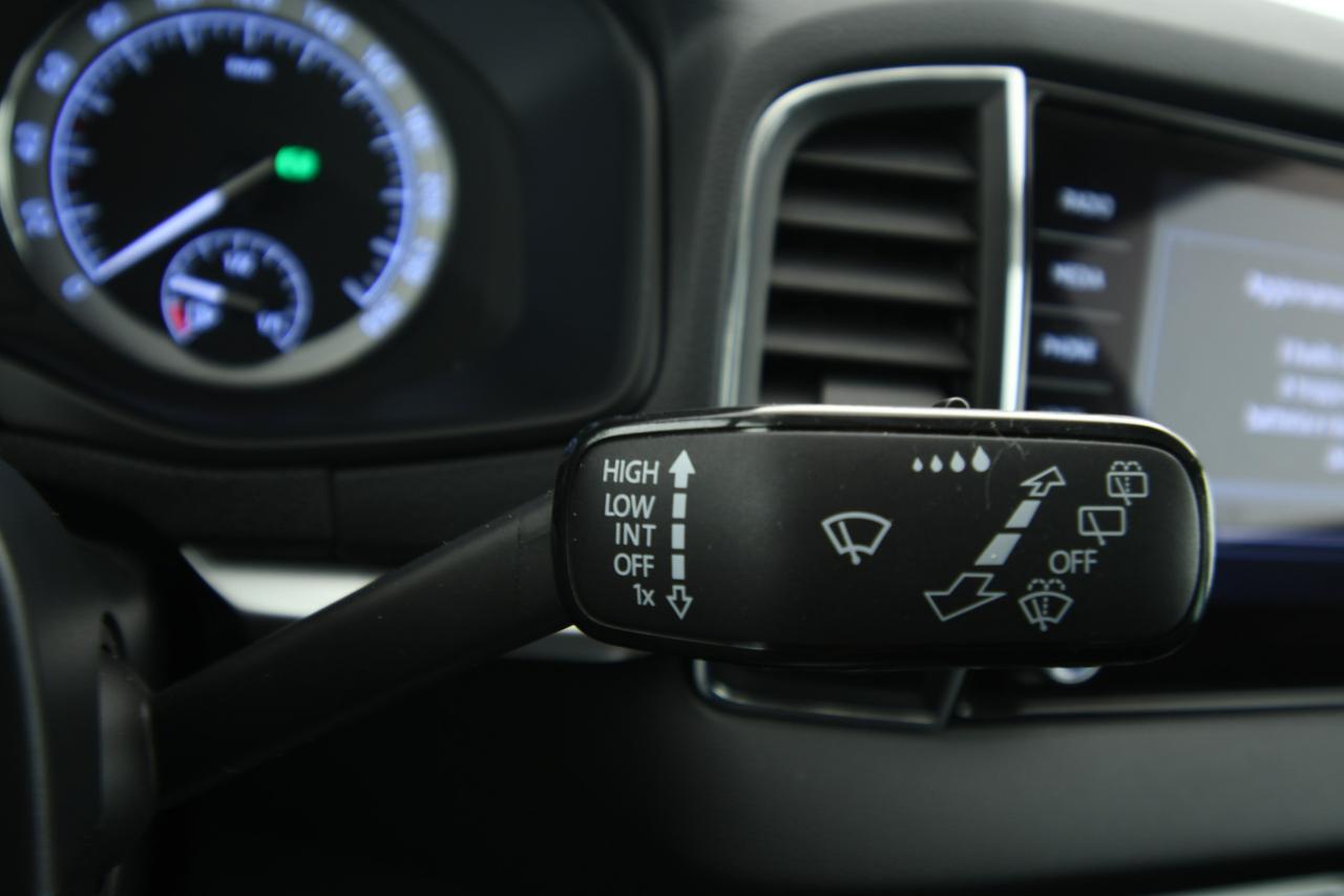 SKODA Karoq 2.0 tdi evo Executive 115cv dsg NEOPATENTATI+CAMERA+ACC