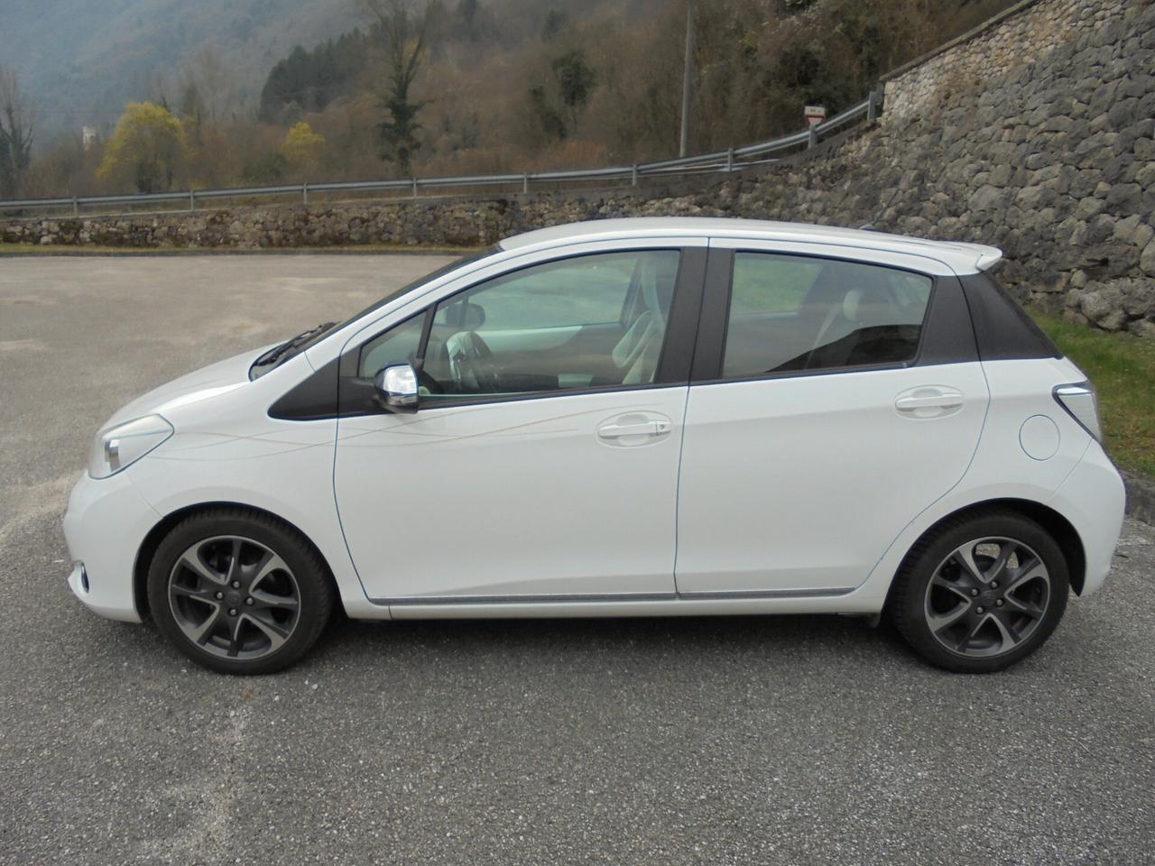 TOYOTA YARIS 1.4 D-4D 5P LOUNGE – UNIPROPRIETARIO-