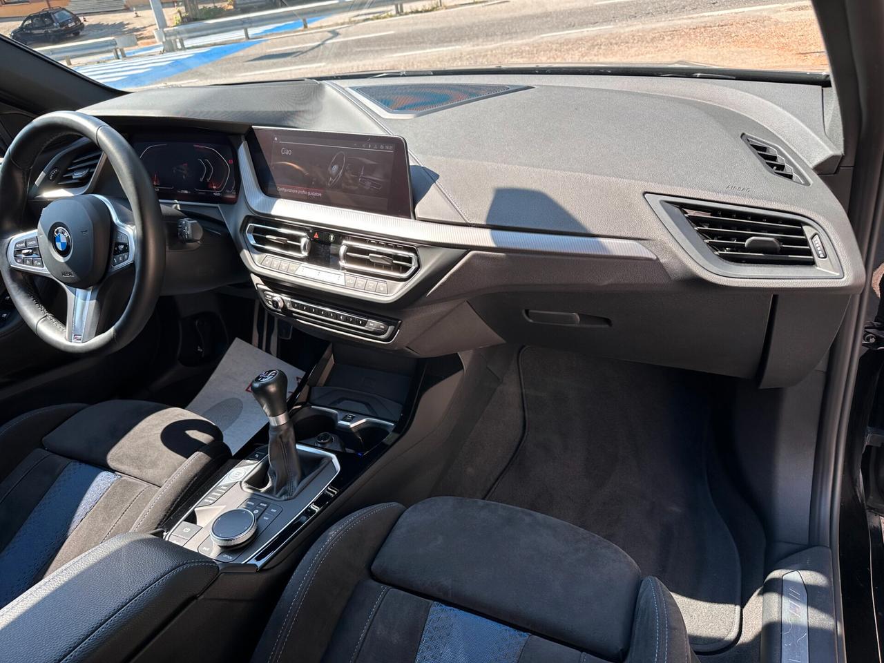 Bmw 118 d 5p. Msport SEDILI M-PERFORMANCE / NAVI / LED / Head-Up Display