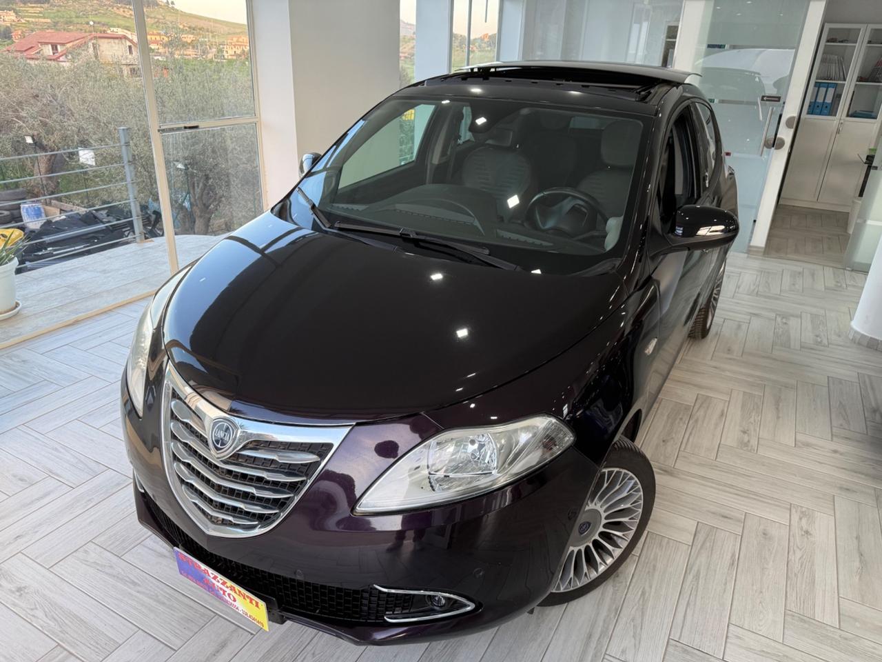 Lancia Ypsilon 1.3MJT95cv Platinum+TETTO APRIBILE2014