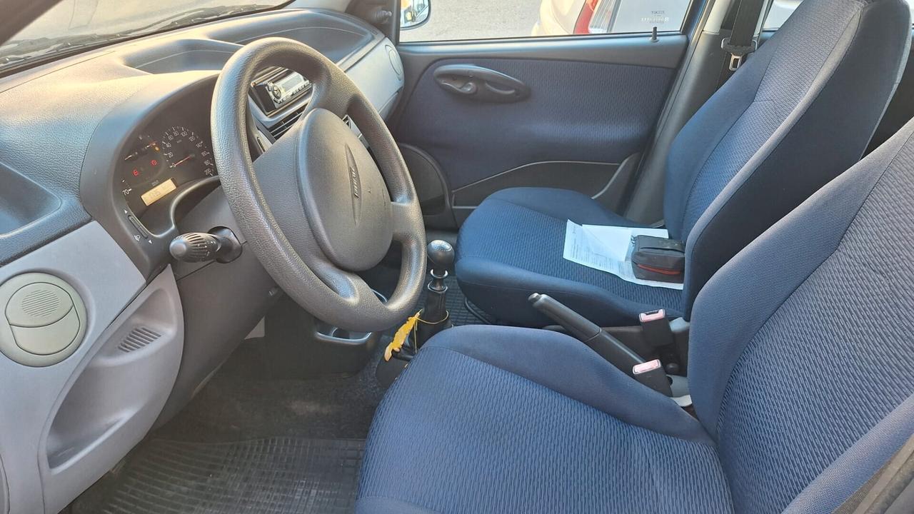 Fiat Punto 1.2i 16V cat 5 porte HLX