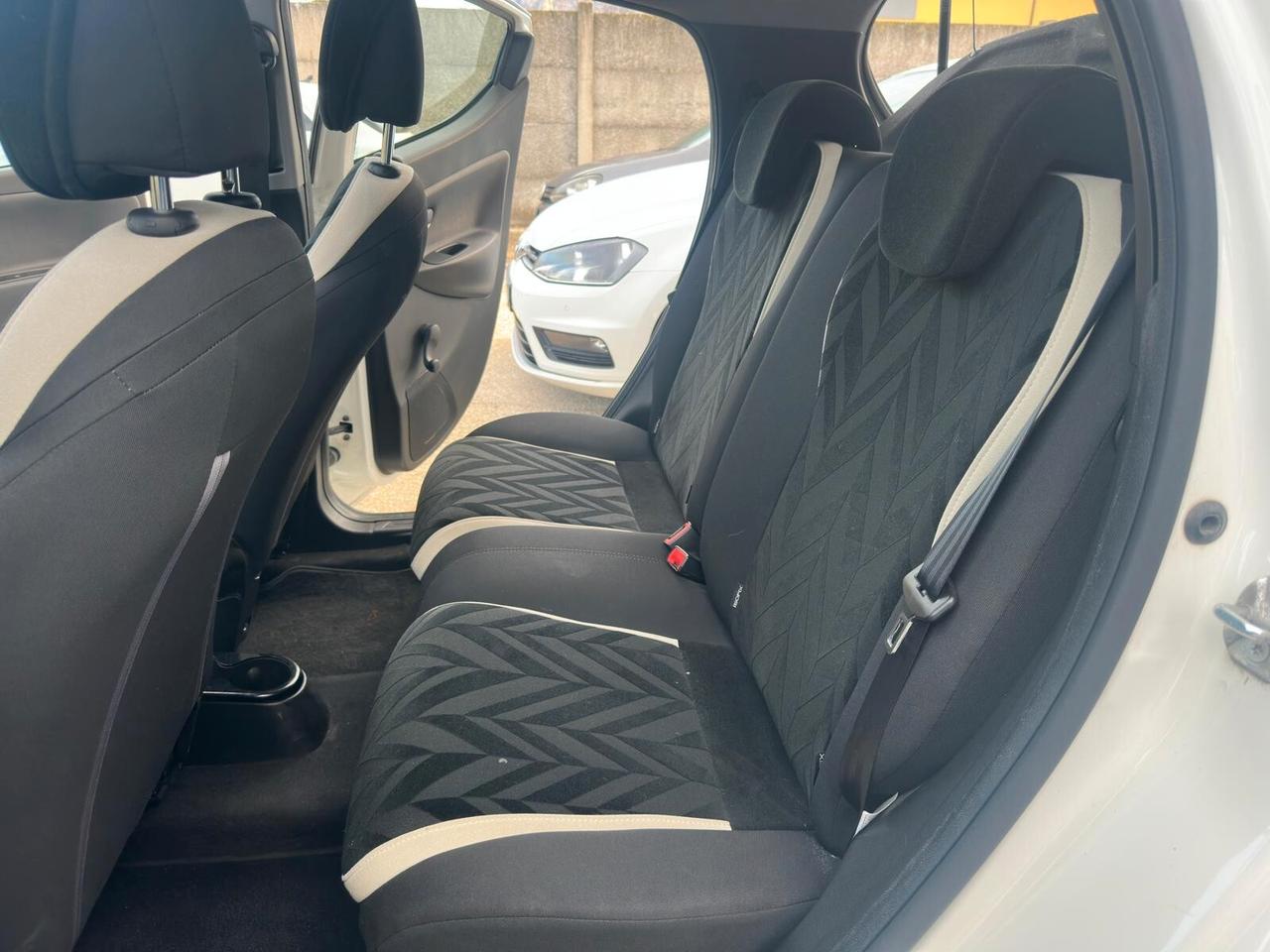 Lancia Ypsilon 1.2 69 CV 5 porte Platinum