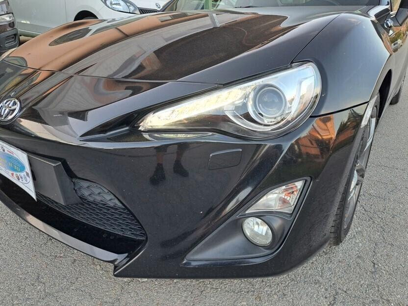 Toyota GT86 2.0 AT - 2013
