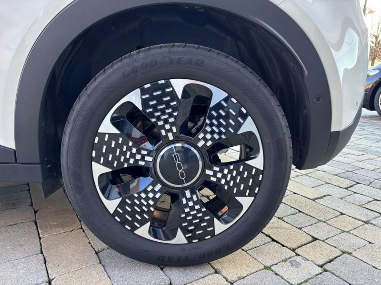 Fiat 600 Hybrid 110 CV DCT MHEV La Prima LED-CAM-18"