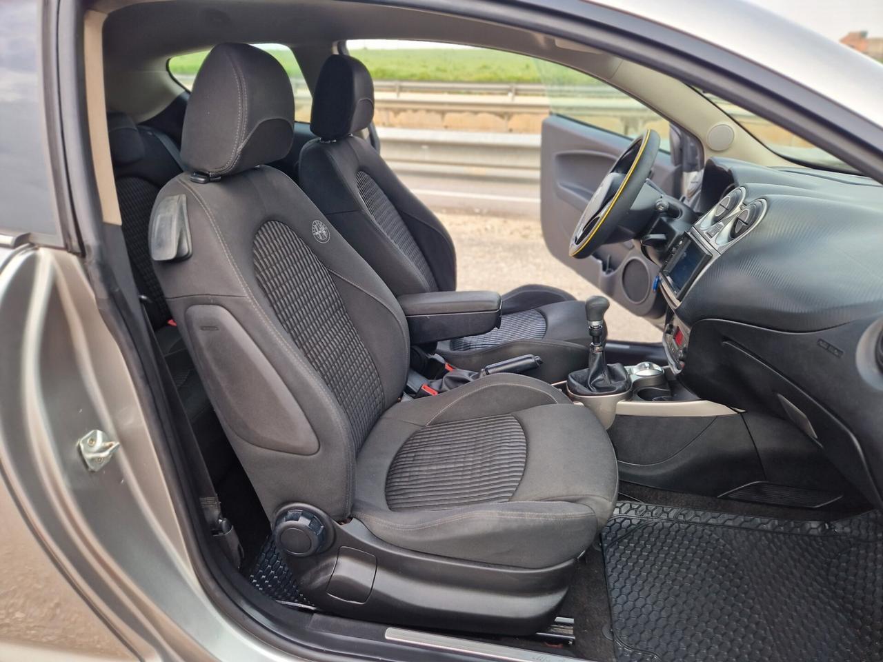 Alfa Romeo MiTo 1.4 78 CV Distinctive Sport Pack