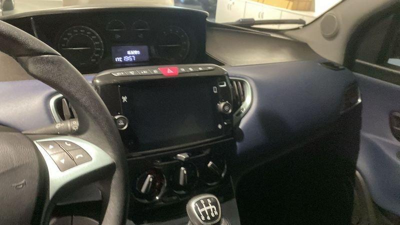 Lancia Ypsilon Ypsilon 1.0 FireFly 5 porte S&S Hybrid Platino