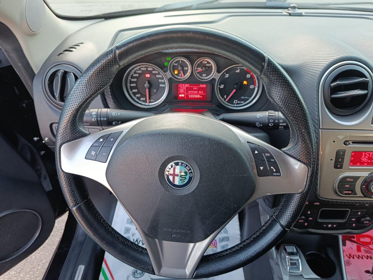 Alfa Romeo MiTo 1.6 JTDm 16V Distinctive Sport