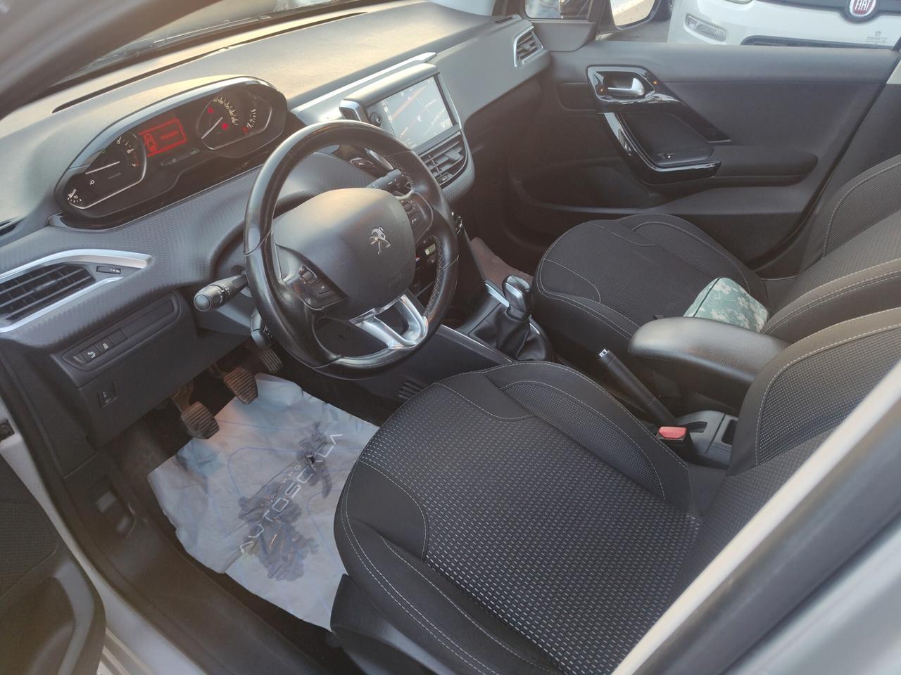 Peugeot 208 PureTech 82 5 porte Allure