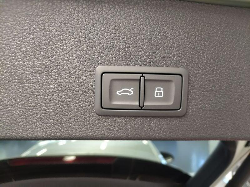 Audi Q2 Q2 35 TDI S tronic Identity Black