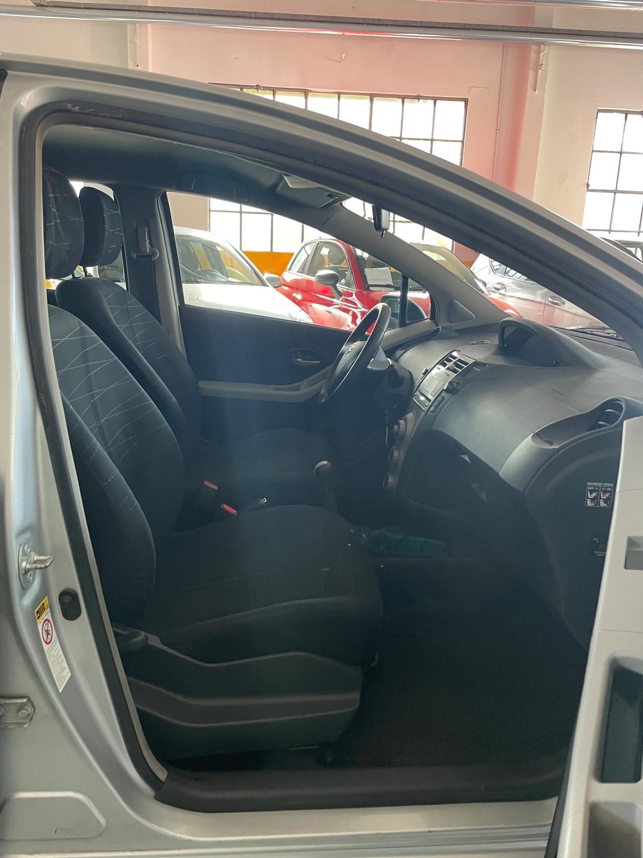 Toyota Yaris 1.3 5 porte