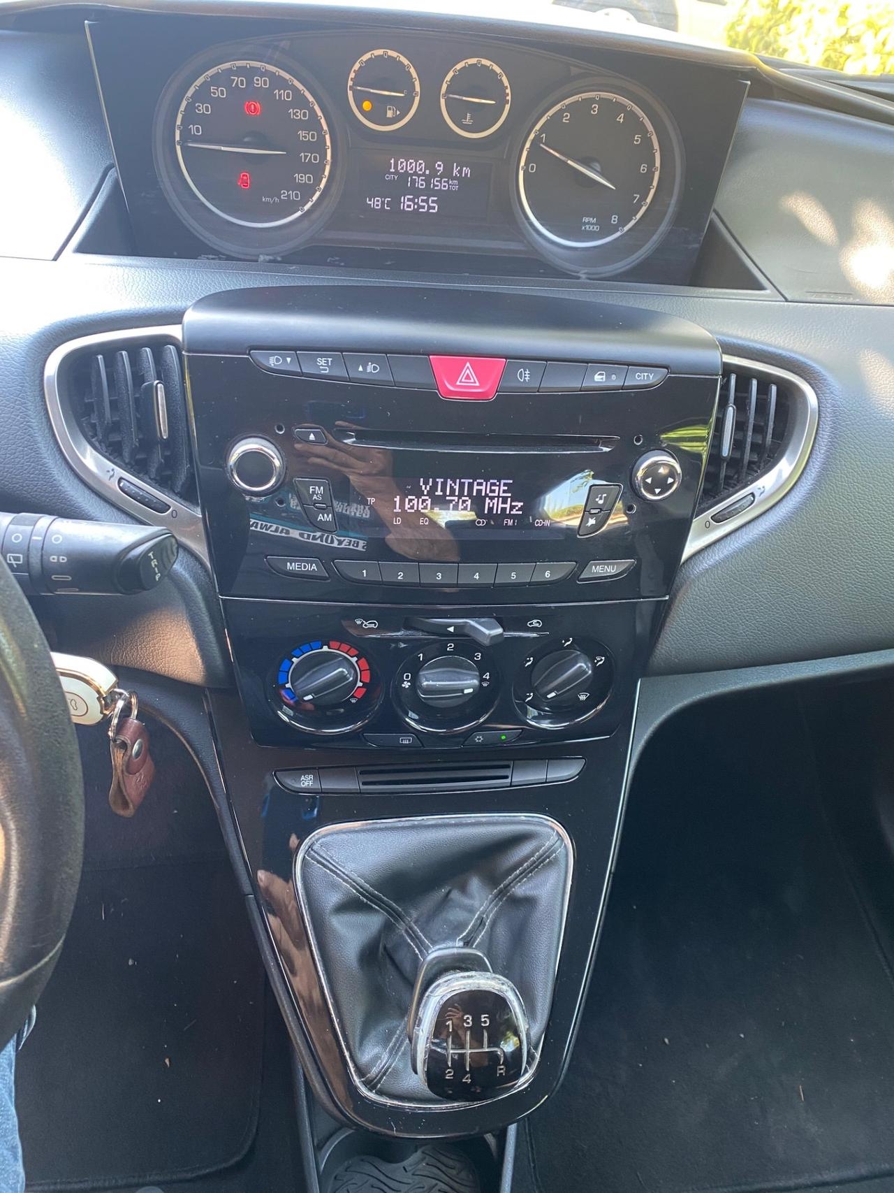Lancia Ypsilon 1.2 5 porte Platinum. COME NUOVA