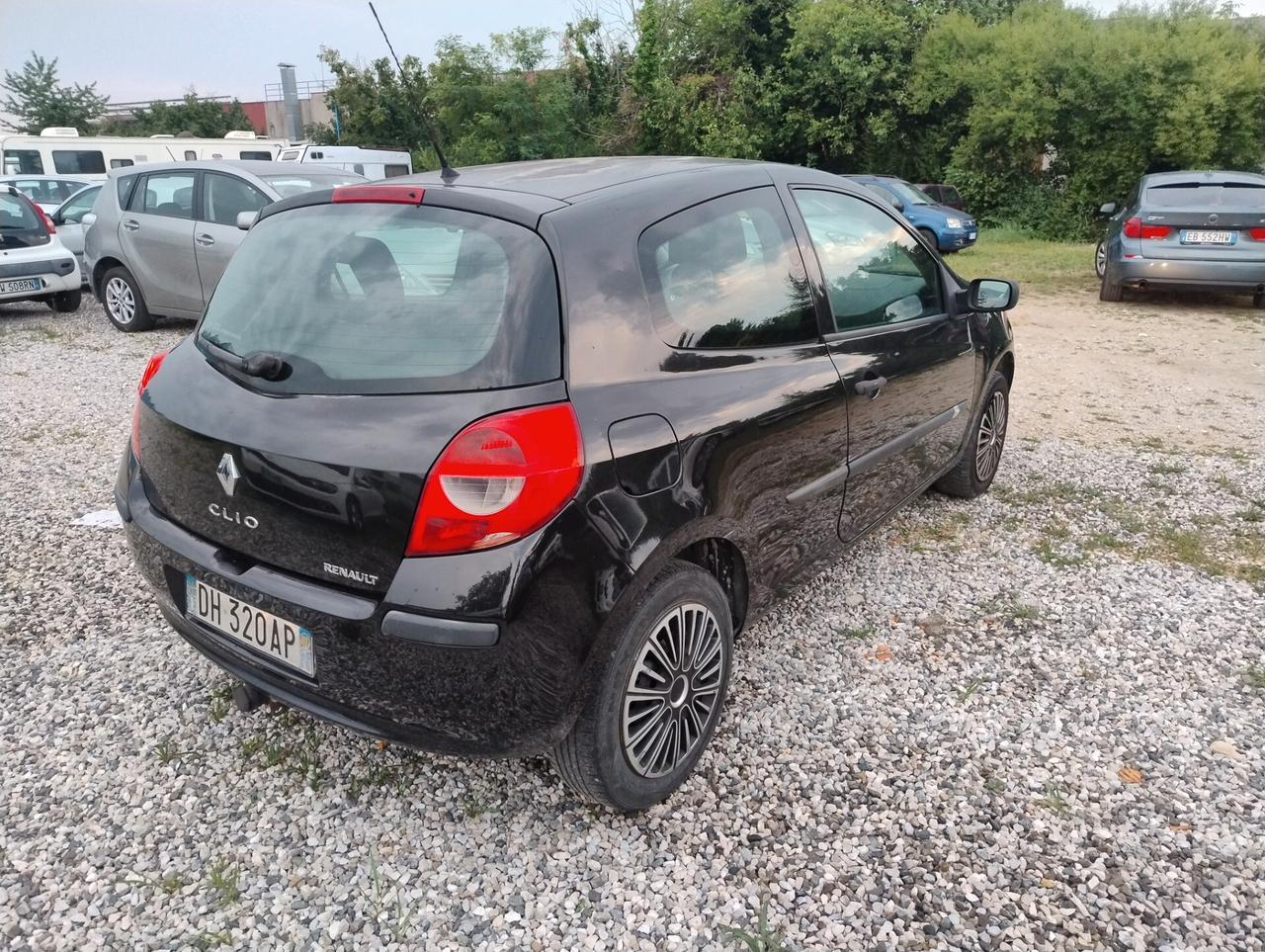 Renault Clio Storia 1.2 3 porte Confort