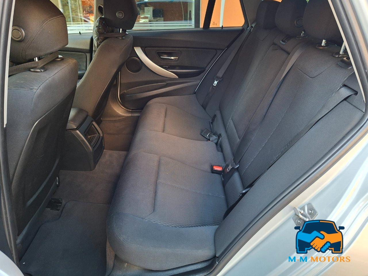 BMW 320 d Touring doppio treno di pneumatici