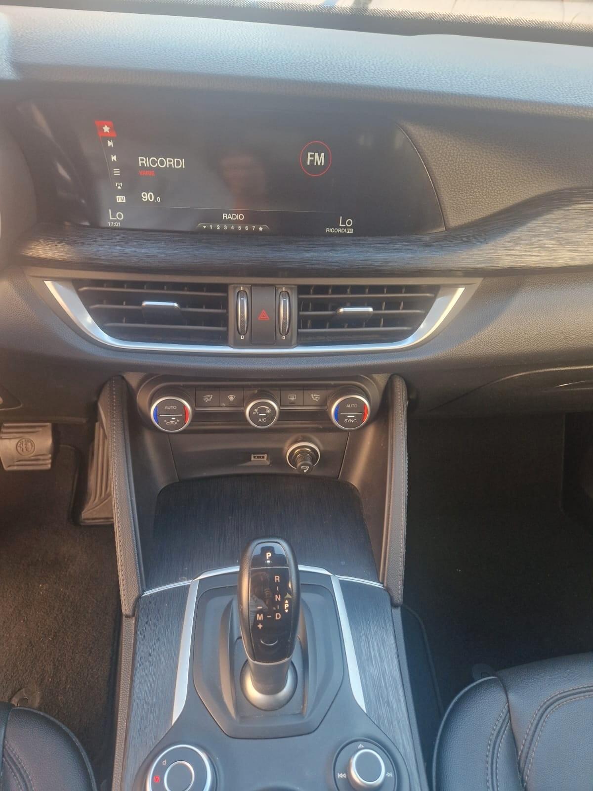 Alfa Romeo Stelvio 2.2 Turbodiesel 190 CV AT8 Q4 Executive