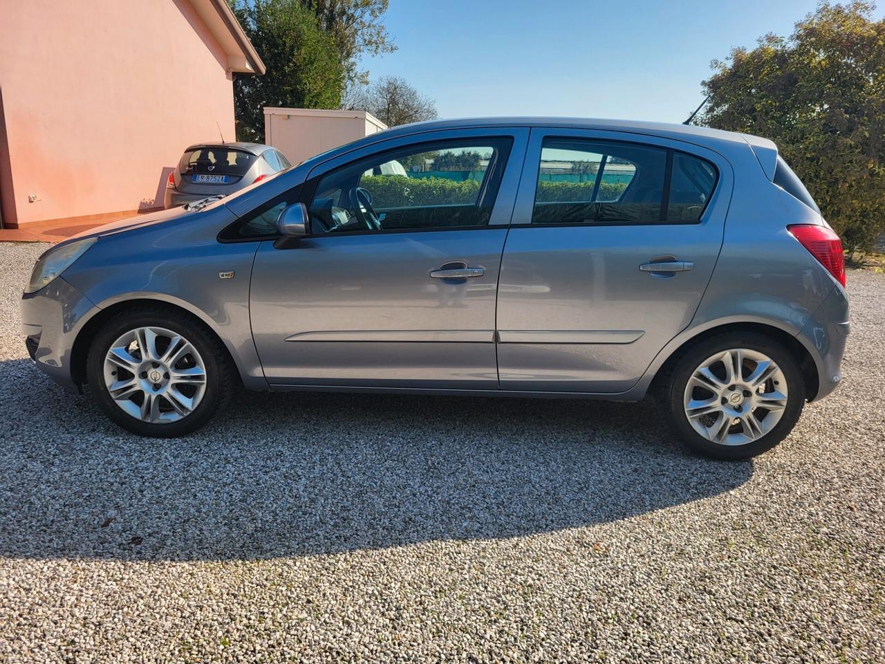 Opel Corsa 1.2 5 porte Enjoy valida x neopatentati