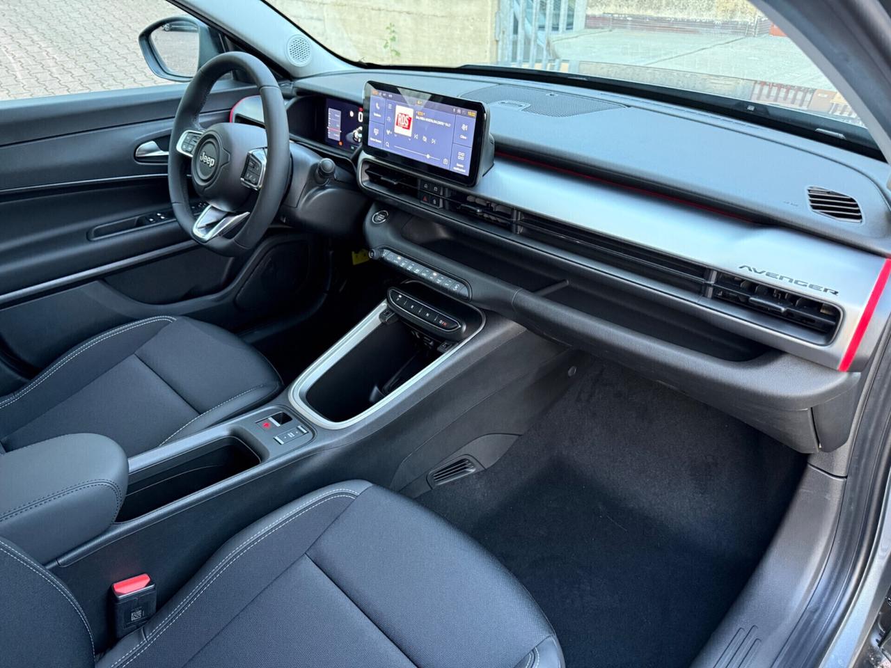 Jeep Avenger 1.2 e-Hybrid 110 cv MHEV Summit