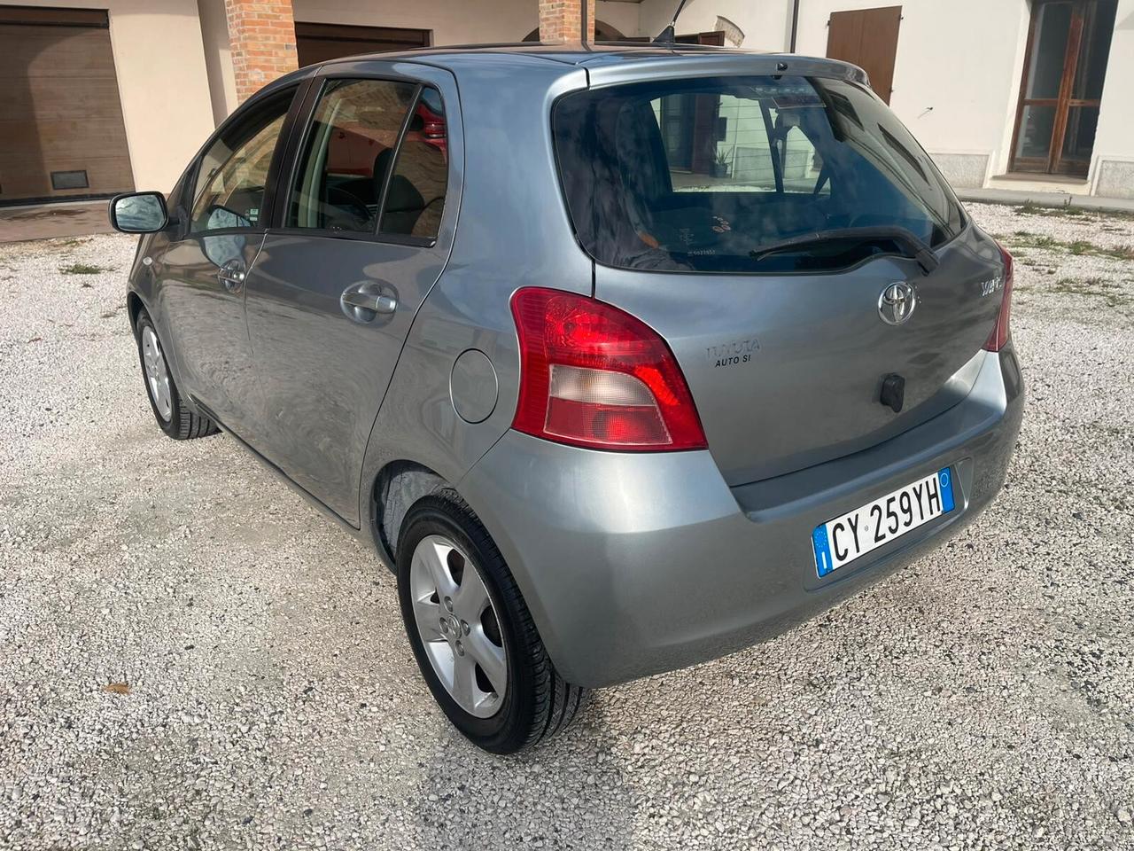 Toyota Yaris 1.0 3 porte Sol