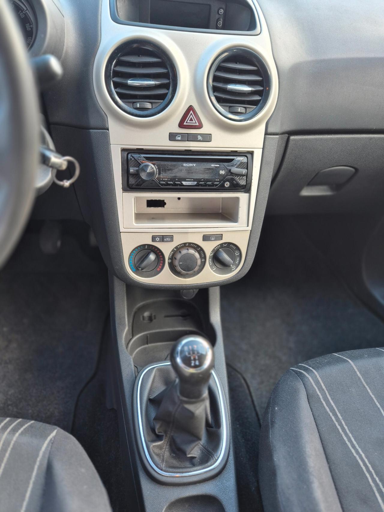 Opel Corsa 1.2 3 porte Club