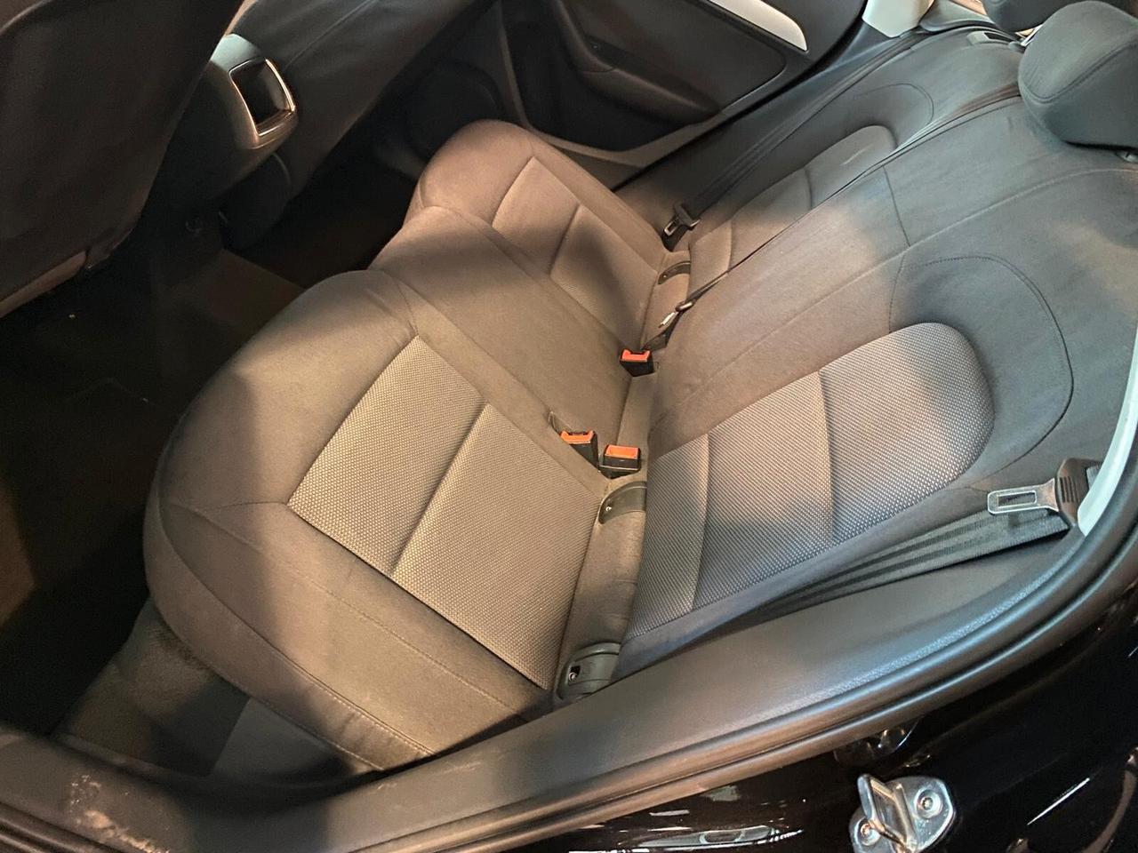 Audi Q3 2.0 TDI 120 CV Business
