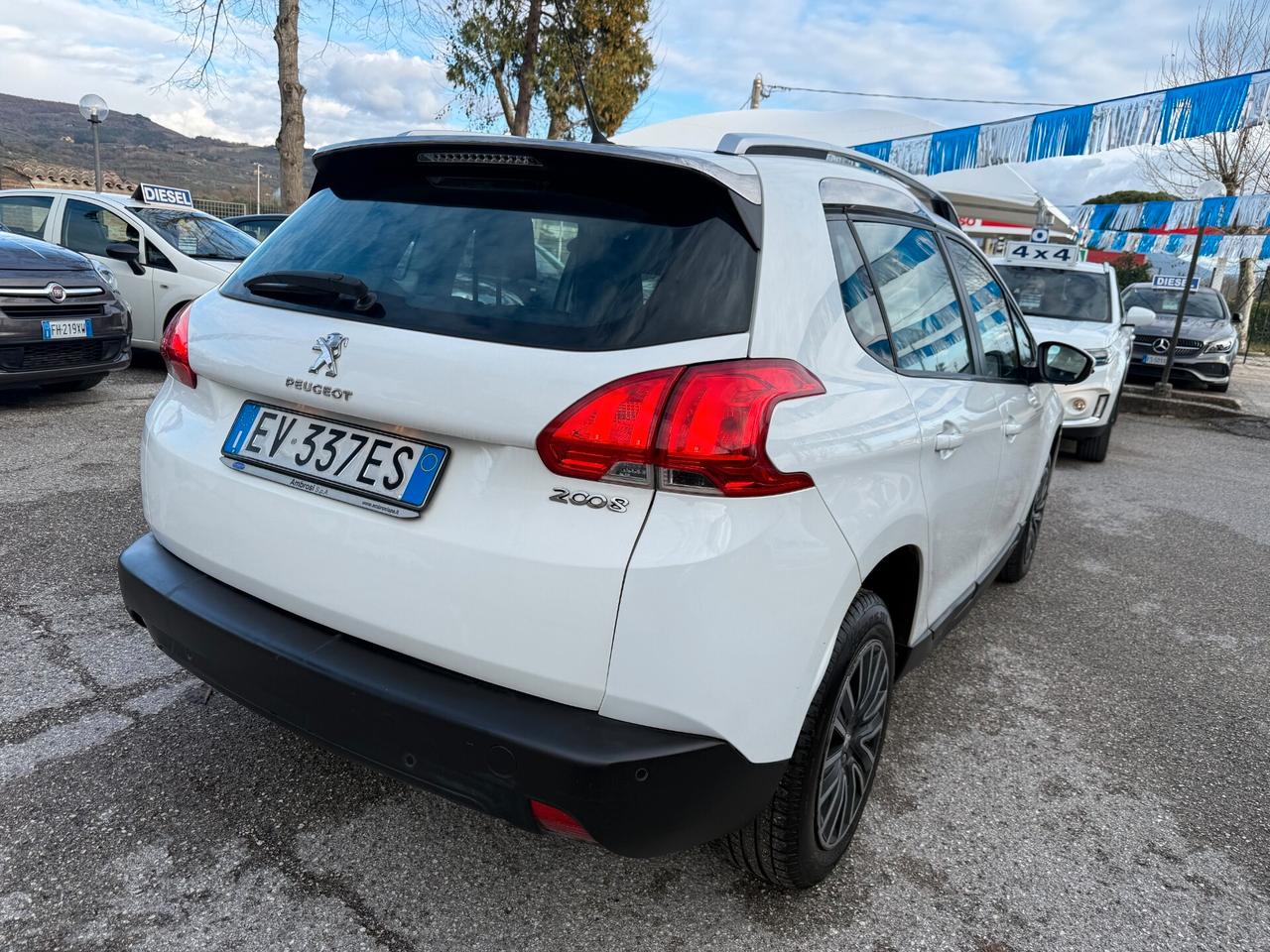 " POCHI KM " Peugeot 2008 PureTech 82 Active