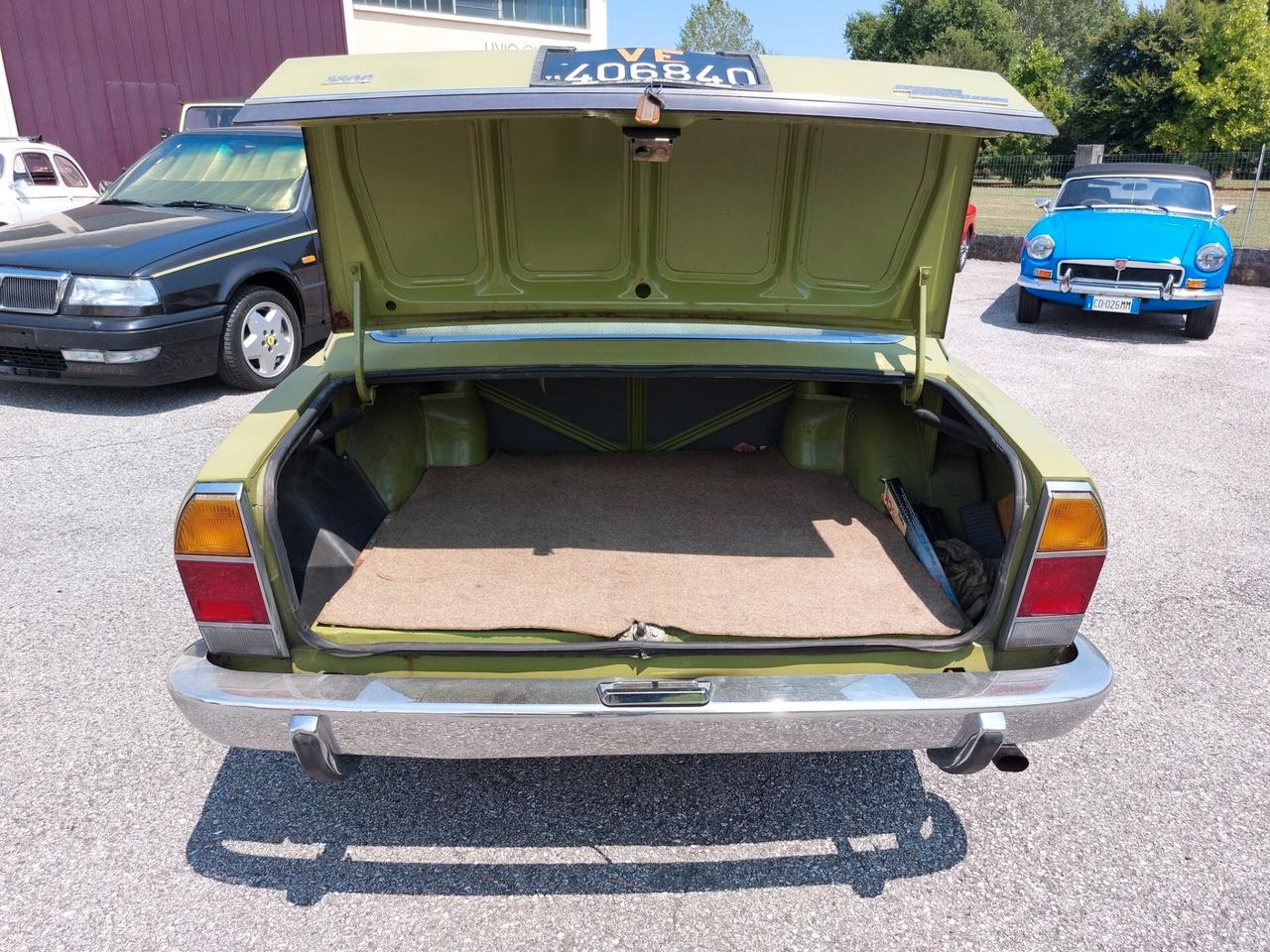 Fiat 124 Coupe 1800 del 1973 con aria-condizionata